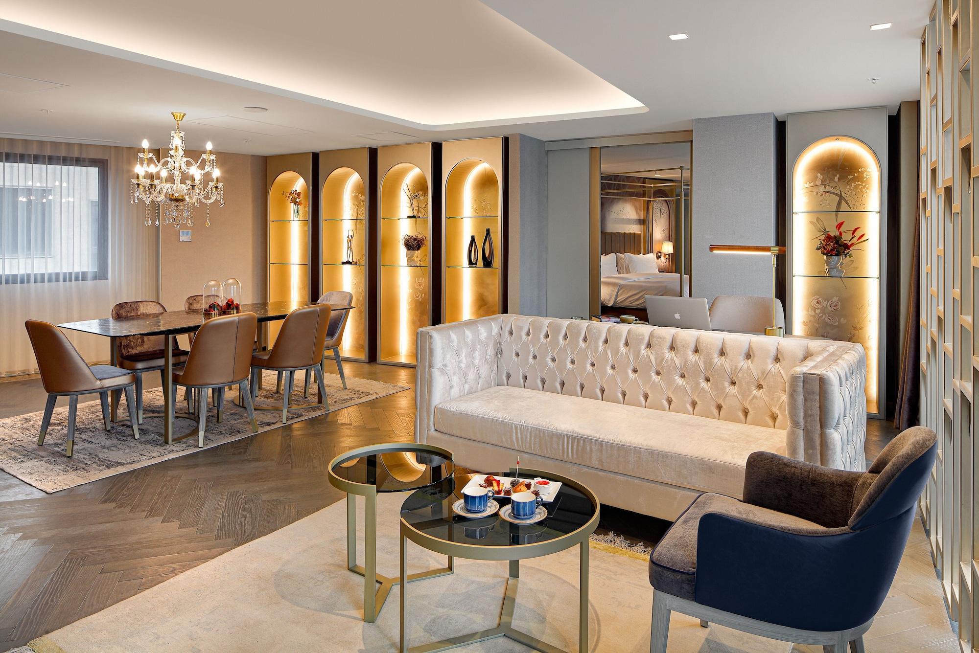 فندق Wanda Vista اسطنبول المظهر الخارجي الصورة The interior of a suite at the Mandarin Oriental, London